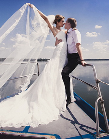 свадебная фотосессия жениха и невесты на яхте